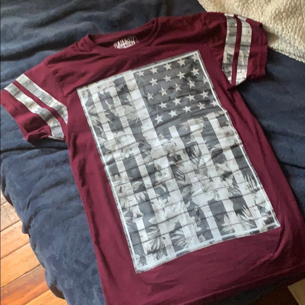Small burgundy fresh laundry t-shirt with print